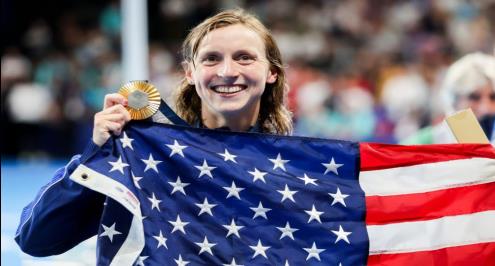  "مايكل فيلبس السباحة النسائية".. كاتي ليديكي ملكة الذهب في الأولمبياد 